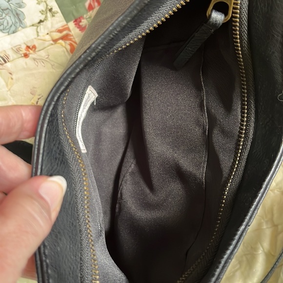 Universal thread     Black Crossbody Bag Adjustable strap   13”w x 13”h  EUC - Picture 11 of 14